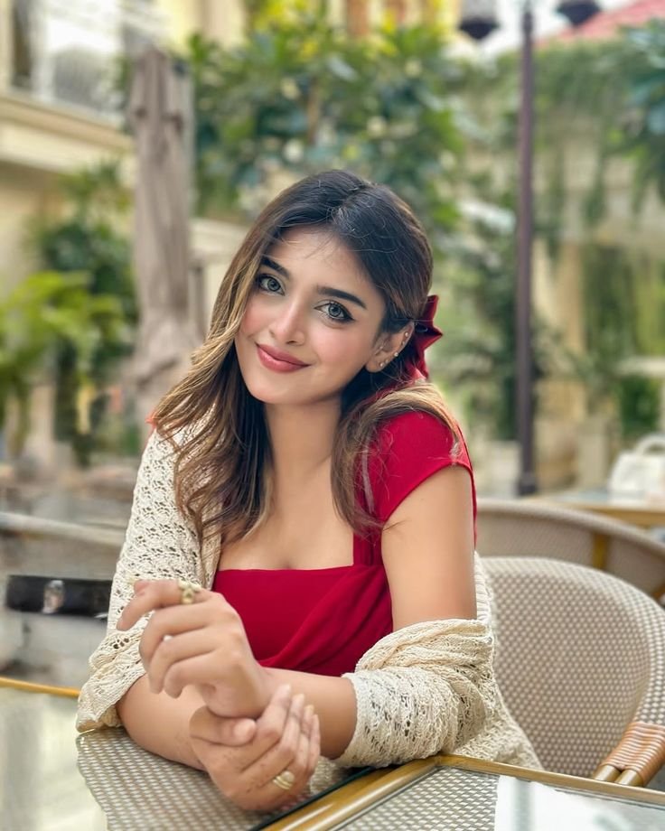 angry girl dp attitude