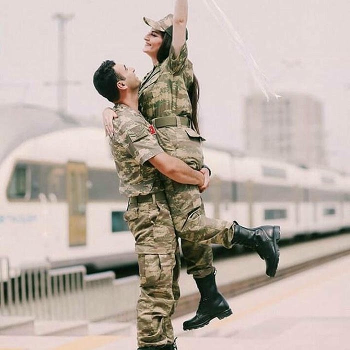 army couple happy dp