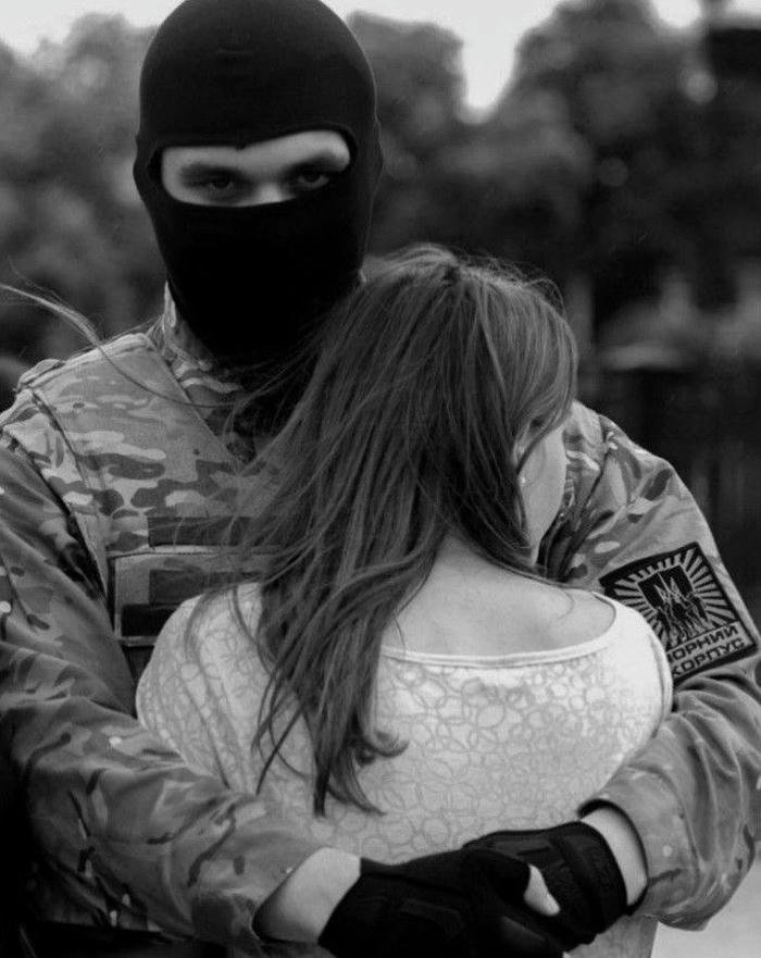 army couple in camo dp