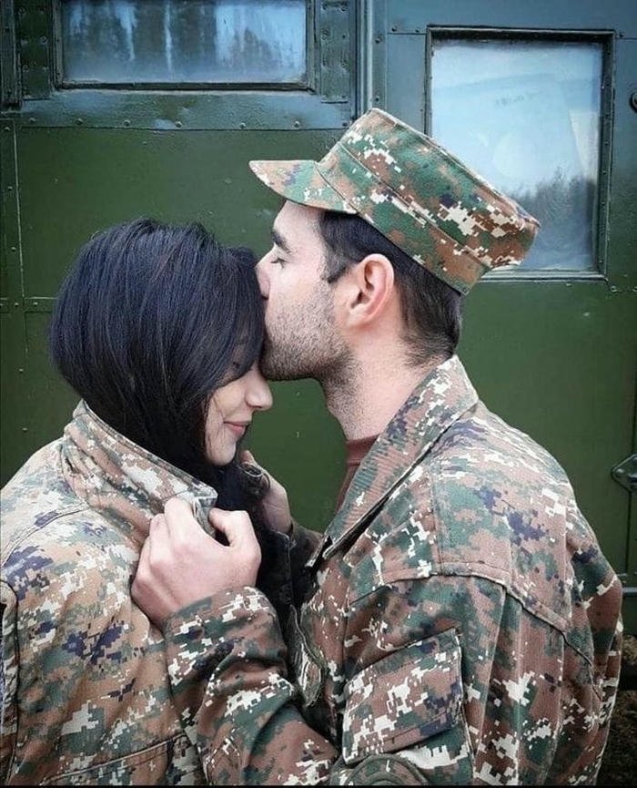 army couple kissing dp