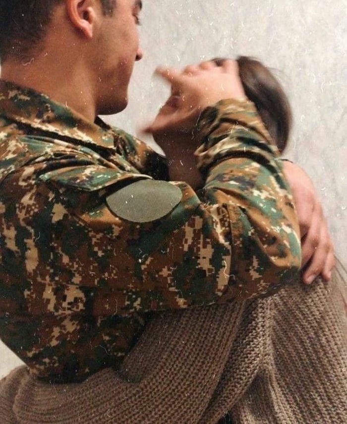 army couple with love hearts dp