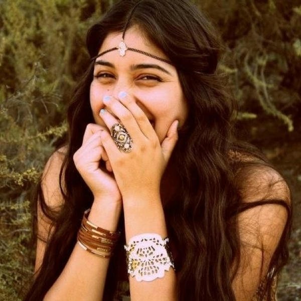 bindas girl cool pose dp