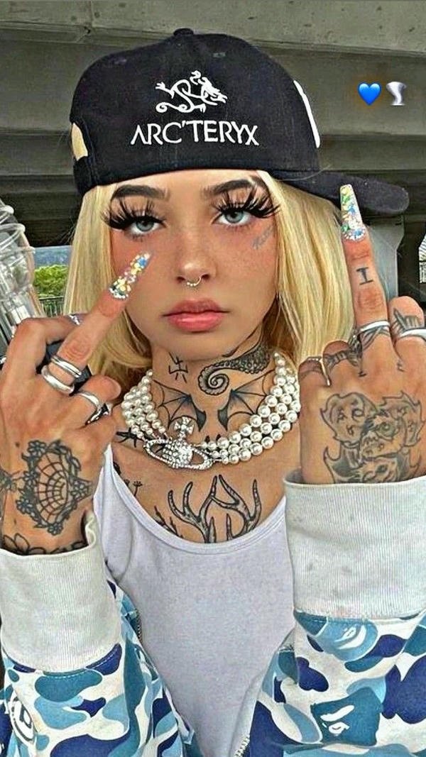 bindas girl profile picture