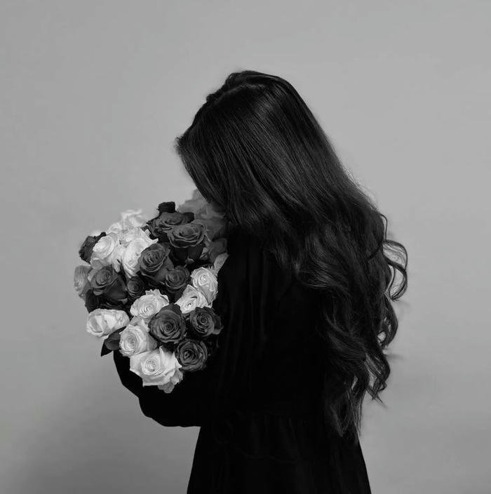 black profile picture for girls