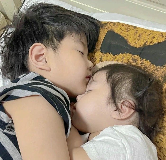 cute baby couple dp profile