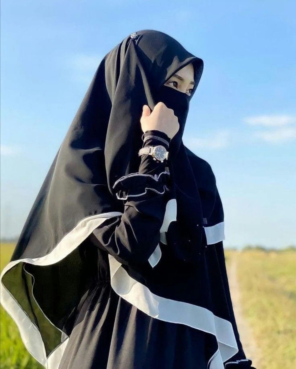 elegant abaya girl dp
