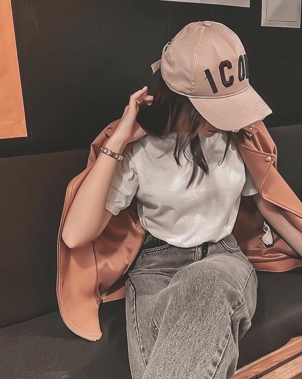 cap girl dp