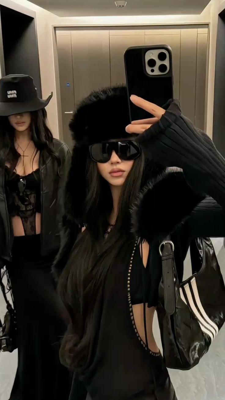 aesthetic hidden face girl dp