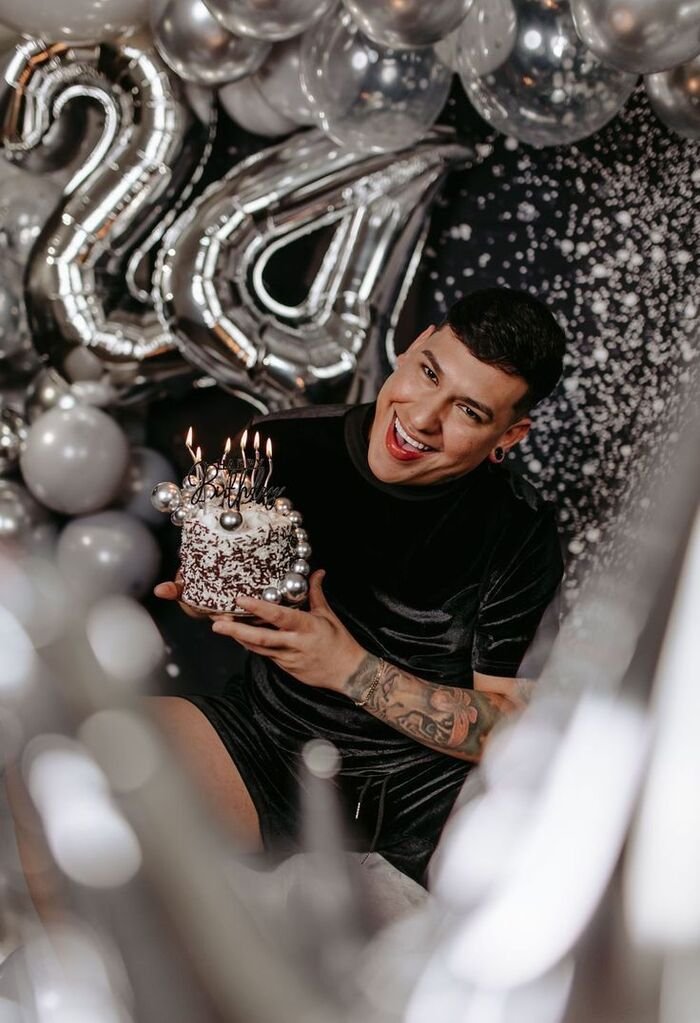 birthday boy dp confetti vibe