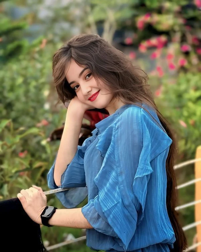 cute girl pic dp 19