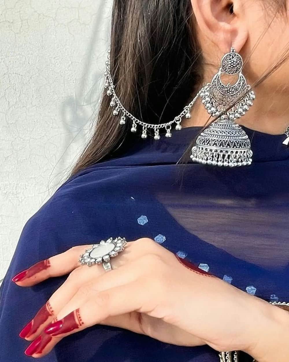 elegant girl earrings dp