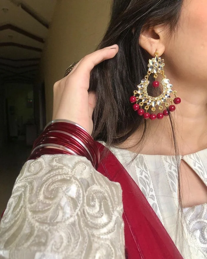 girl earrings dp 11