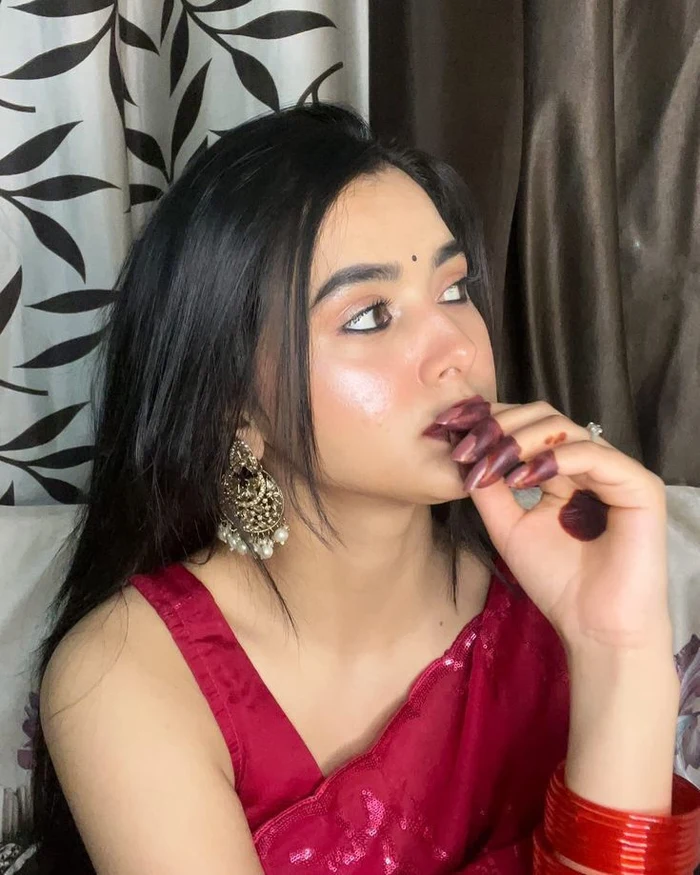 girl earrings dp 2