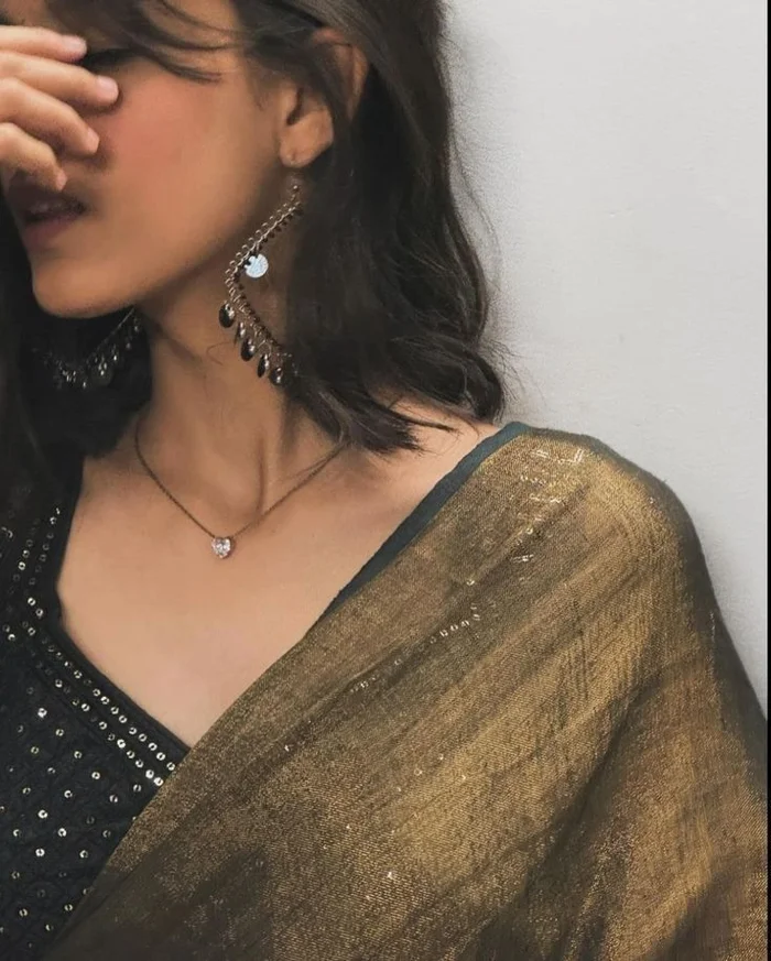 girl earrings dp 25