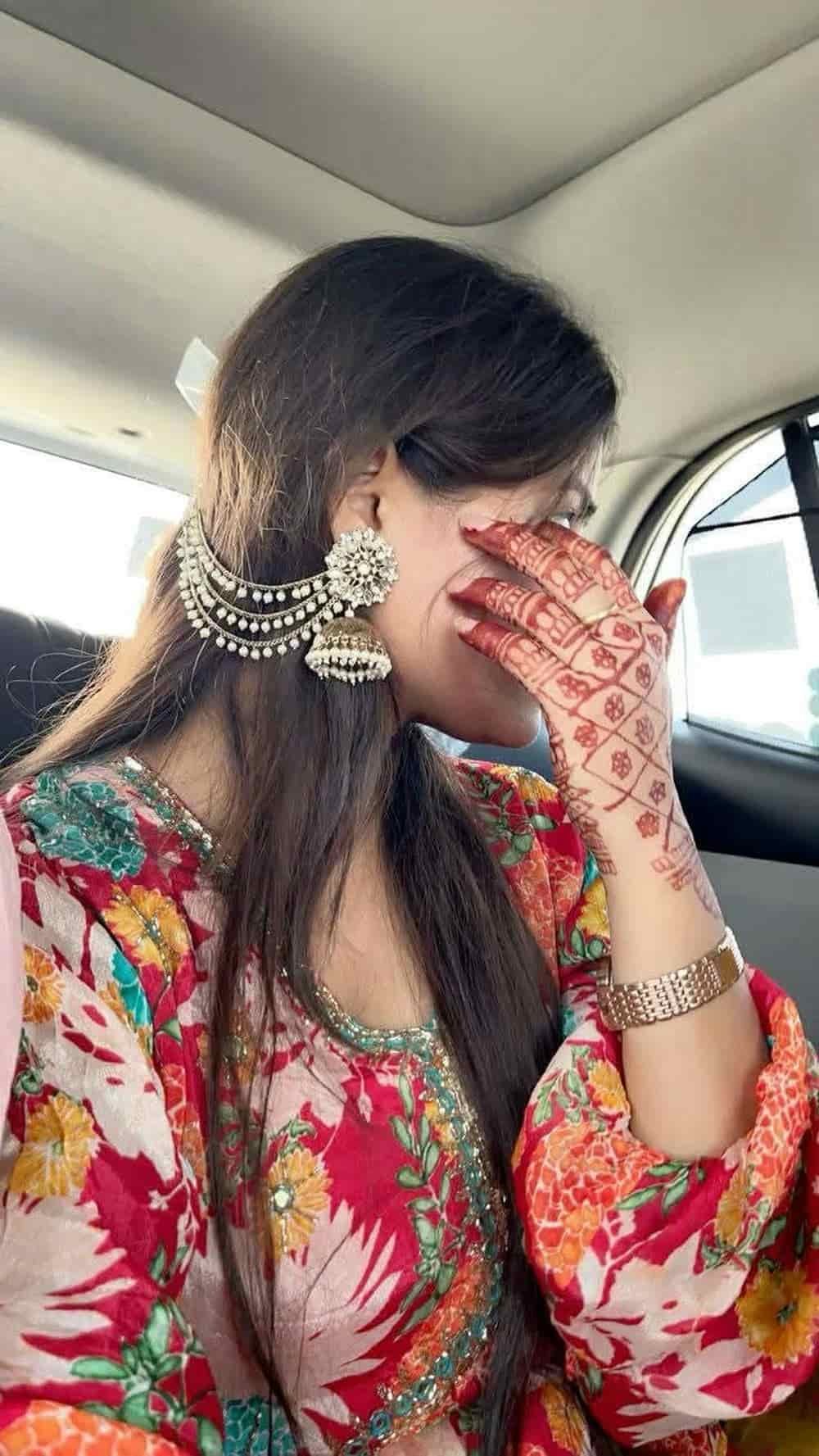 girl earrings dp aesthetic