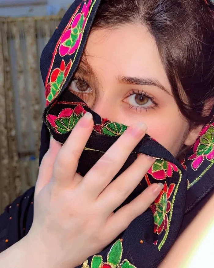 girl eyes pic dp 4