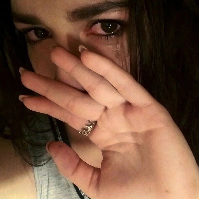 girls sad dp 19
