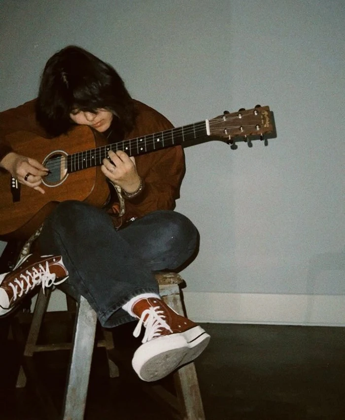 guitar girl dp 11