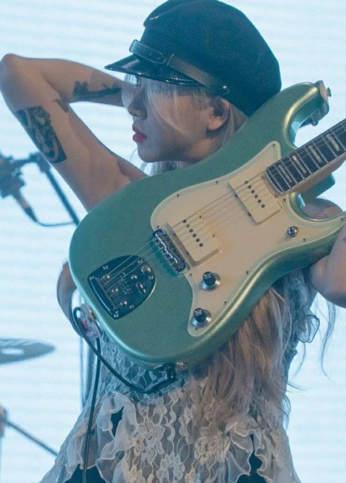 guitar girl dp 13
