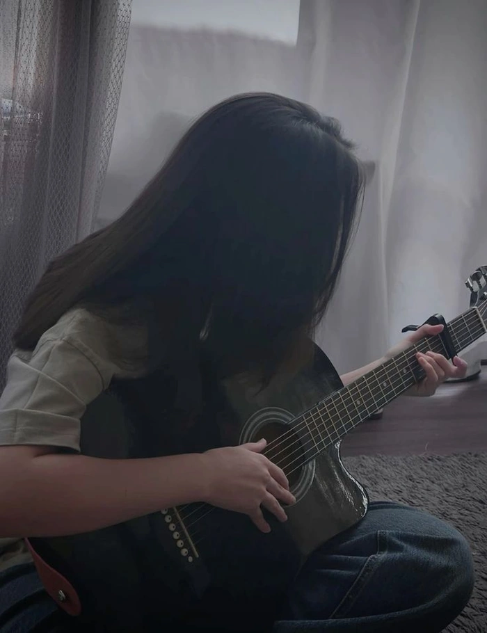 guitar girl dp 14