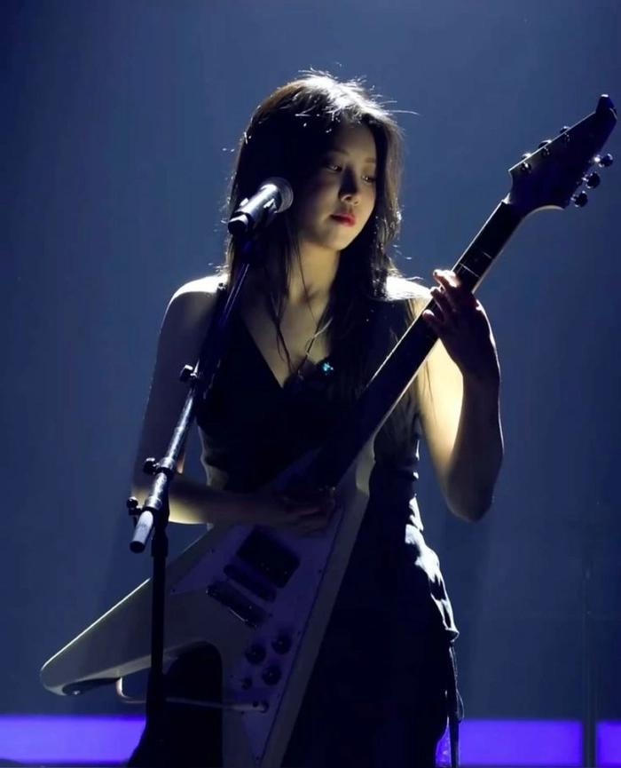 guitar girl dp 5