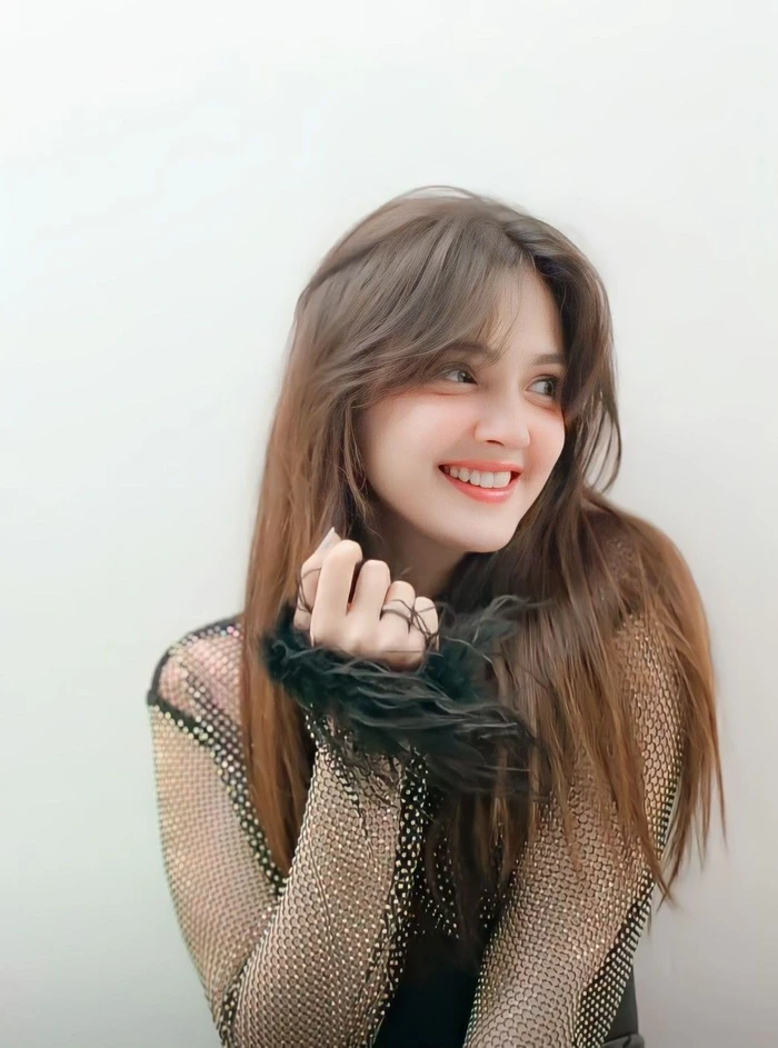 happy girl dp 28