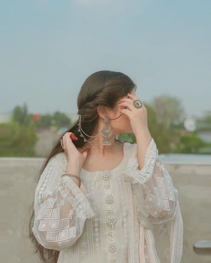 hidden face girls dp 26