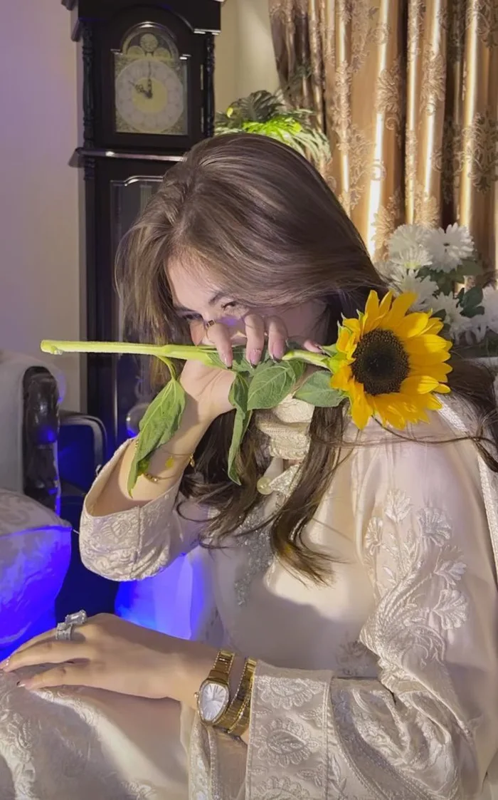 hidden face girls dp 9