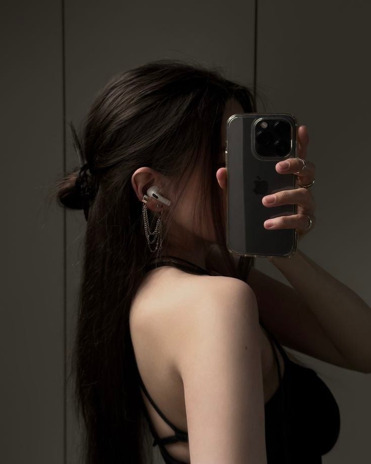 silhouette hidden face girl dp