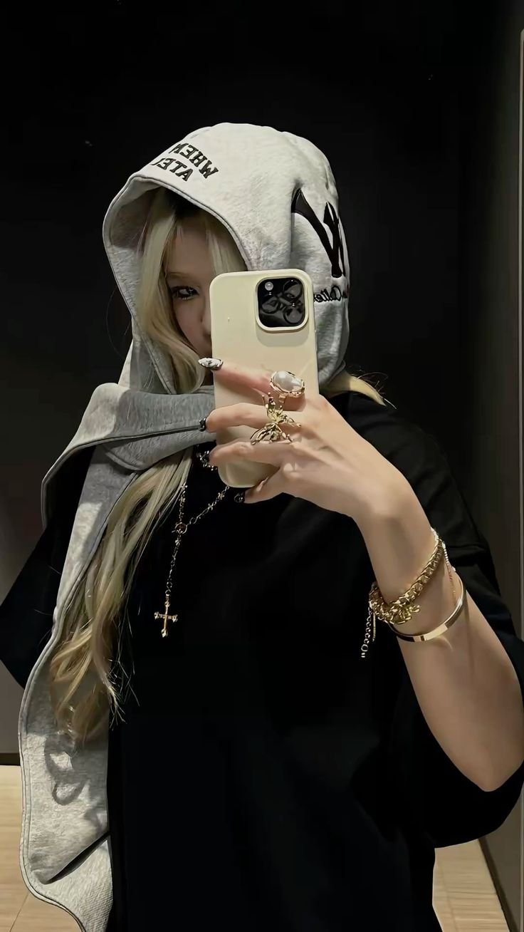 stylish hidden face girl dp