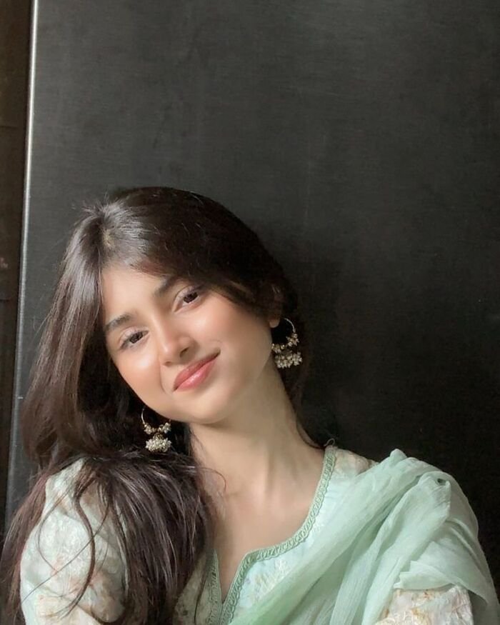 indian girl dp aethetics cute full hd