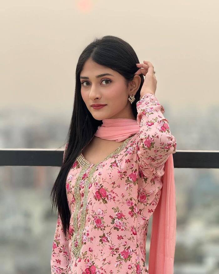 indian girl dp plus 5k
