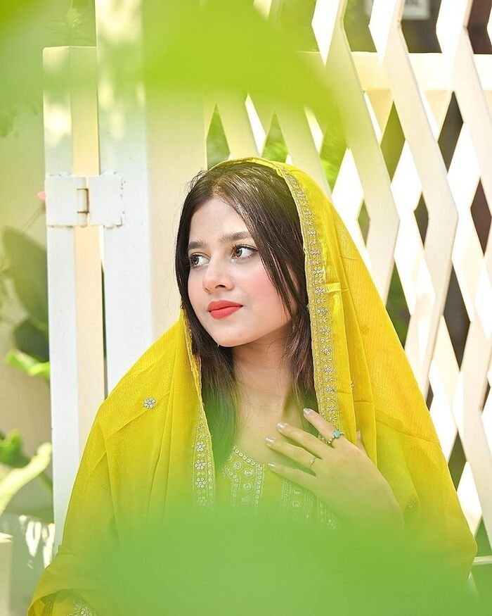 kashmiri girls dp pretty 4d
