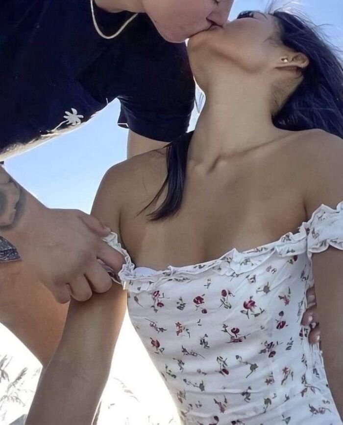 boobs kiss image full hd ig
