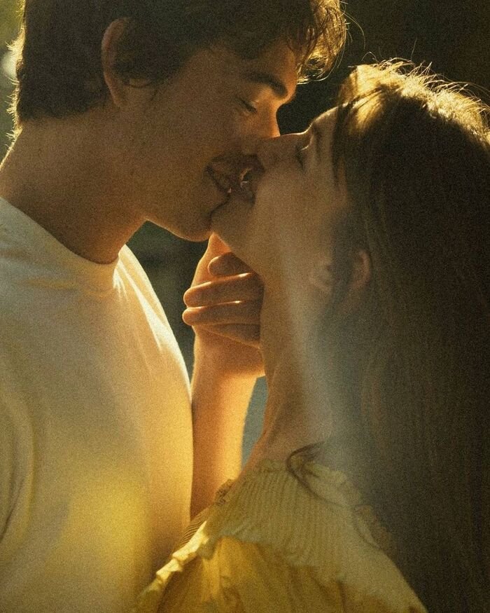 boobs kiss image full hd