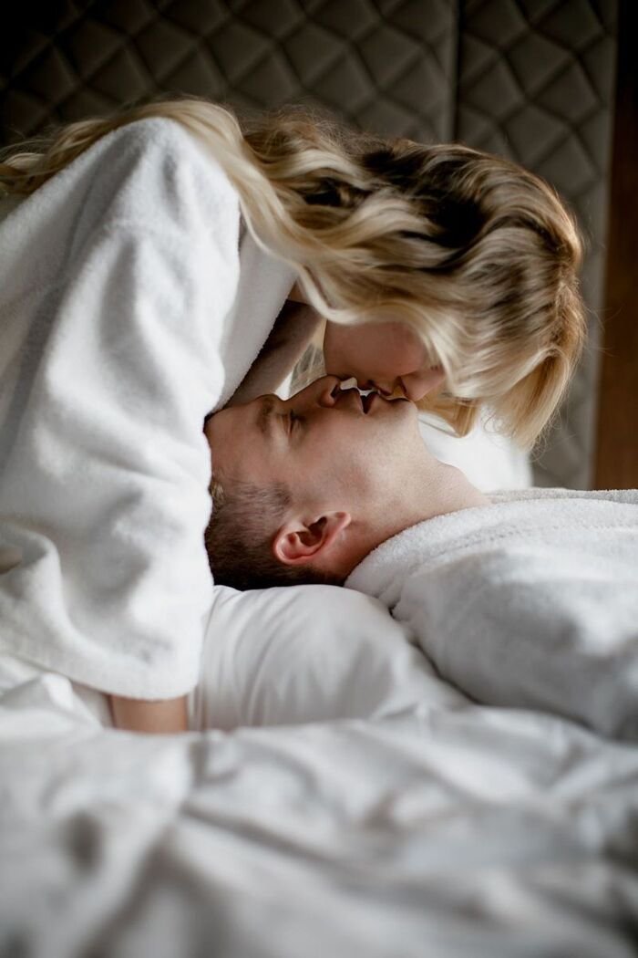 boobs kiss image photo pinterest