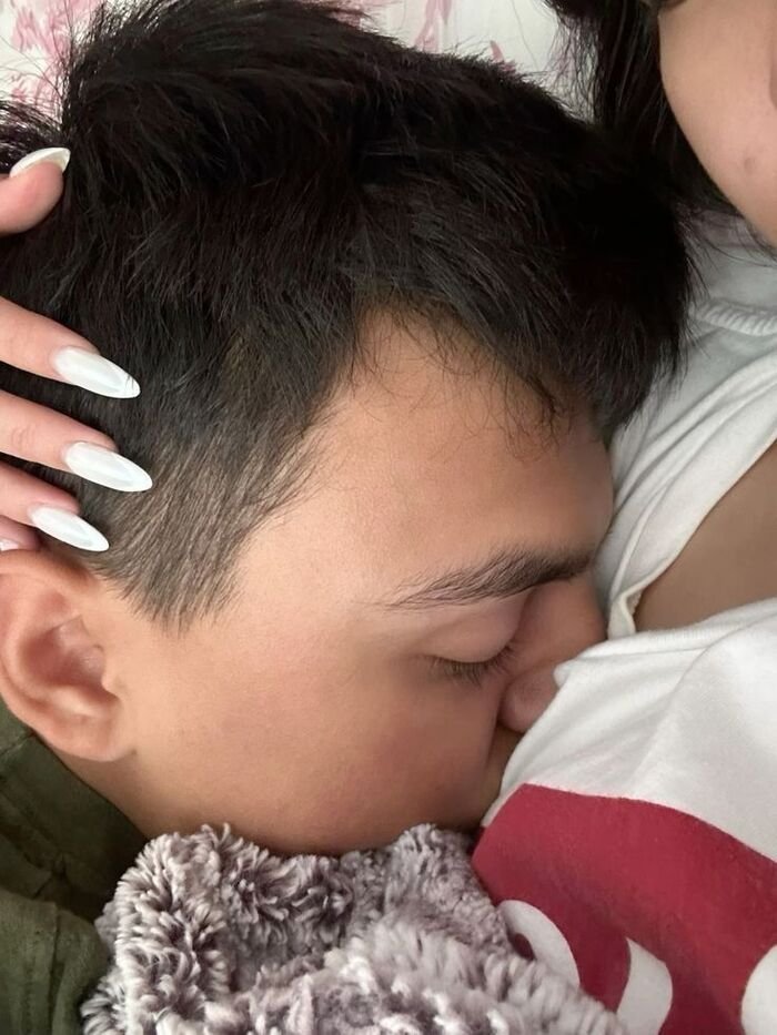 boobs kiss image pinterest hd