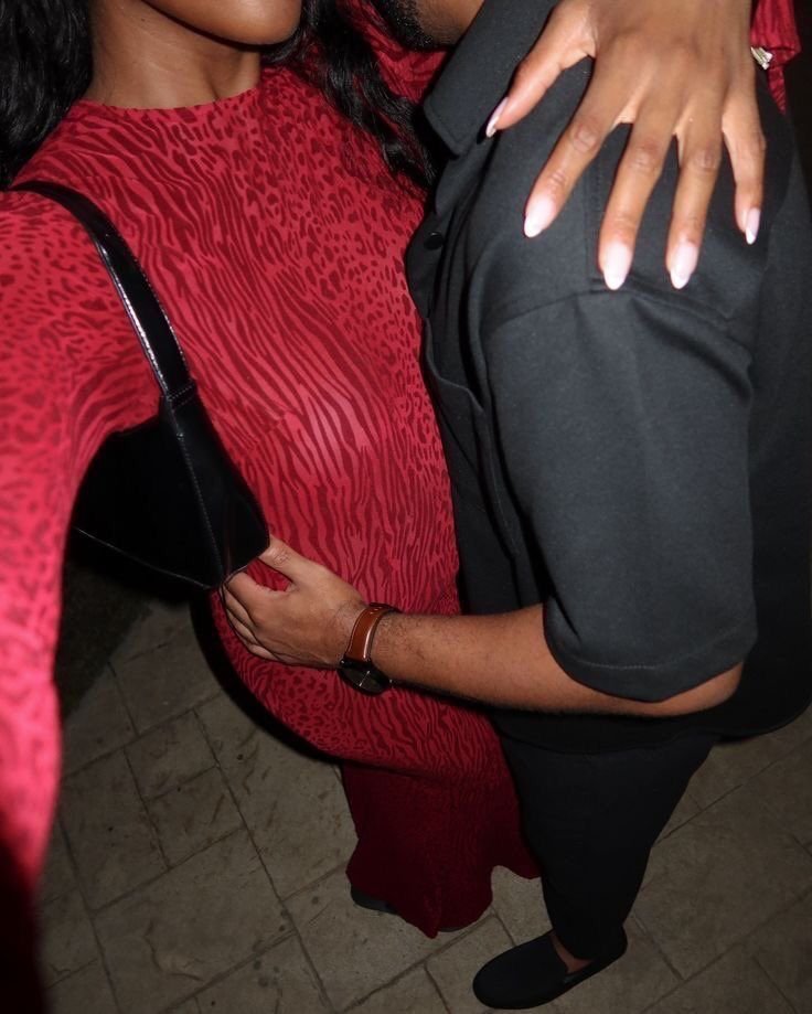 chest kiss image ig hd