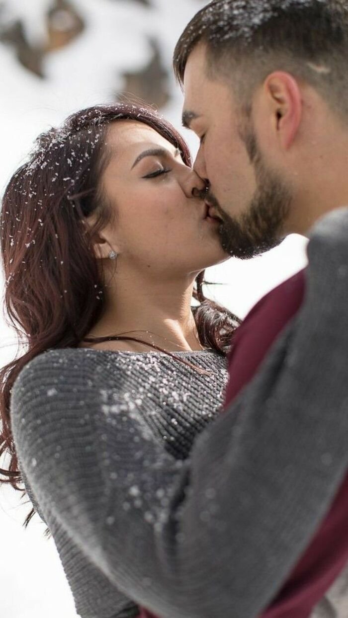 couple kiss images pinterest