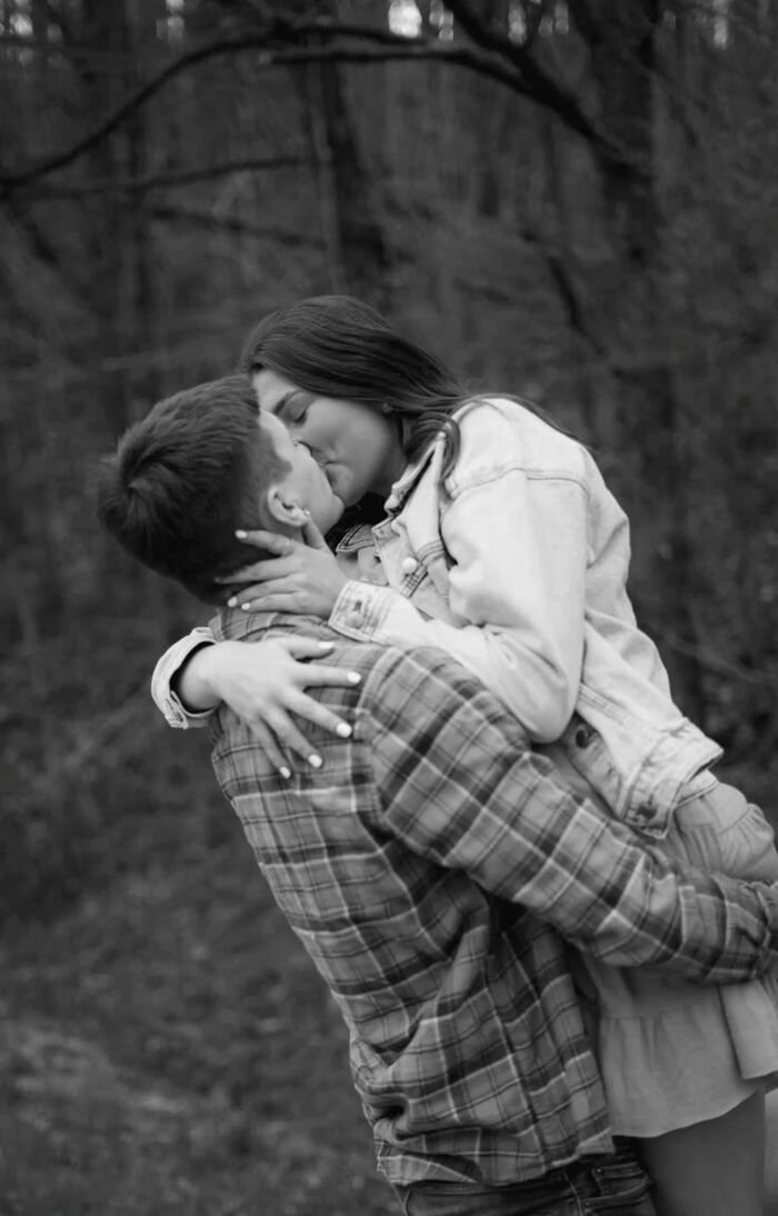 couple kiss images viral ig hot