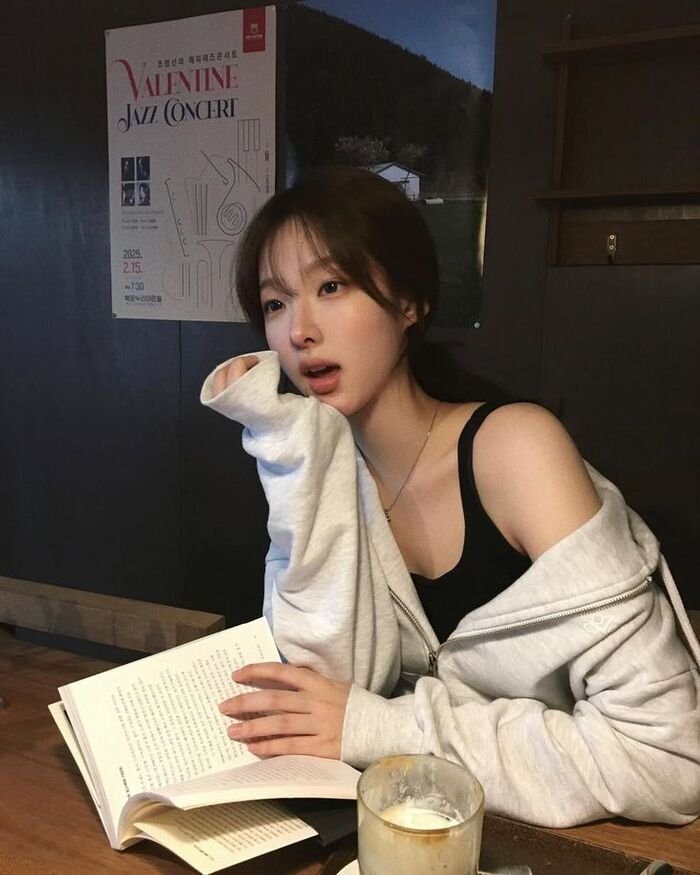 aethetics single girl dp image full hd