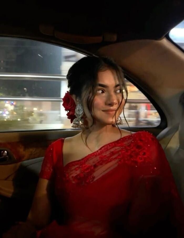 pinterest saree girl dp beautiful