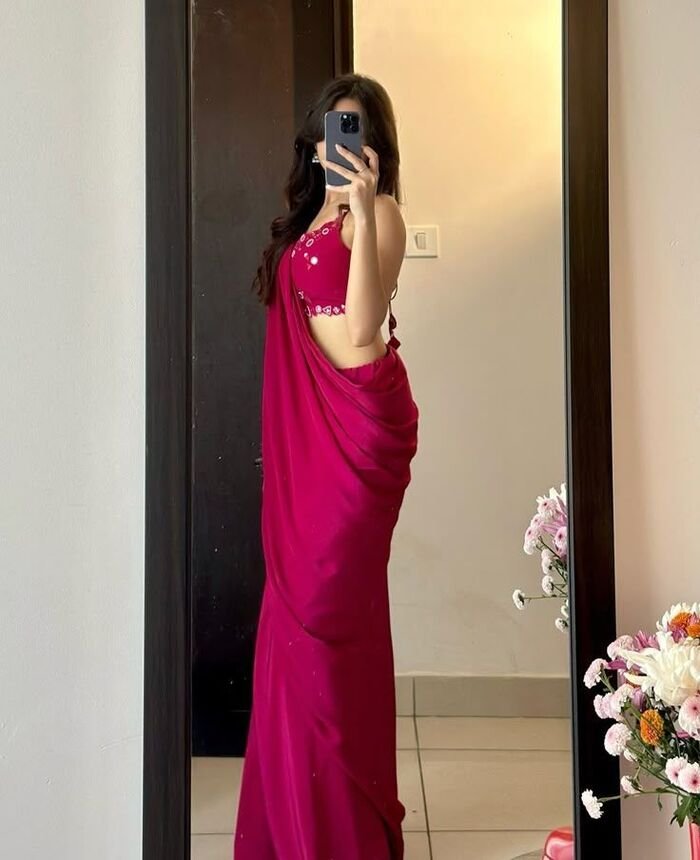 saree girl dp beautiful hot full hd