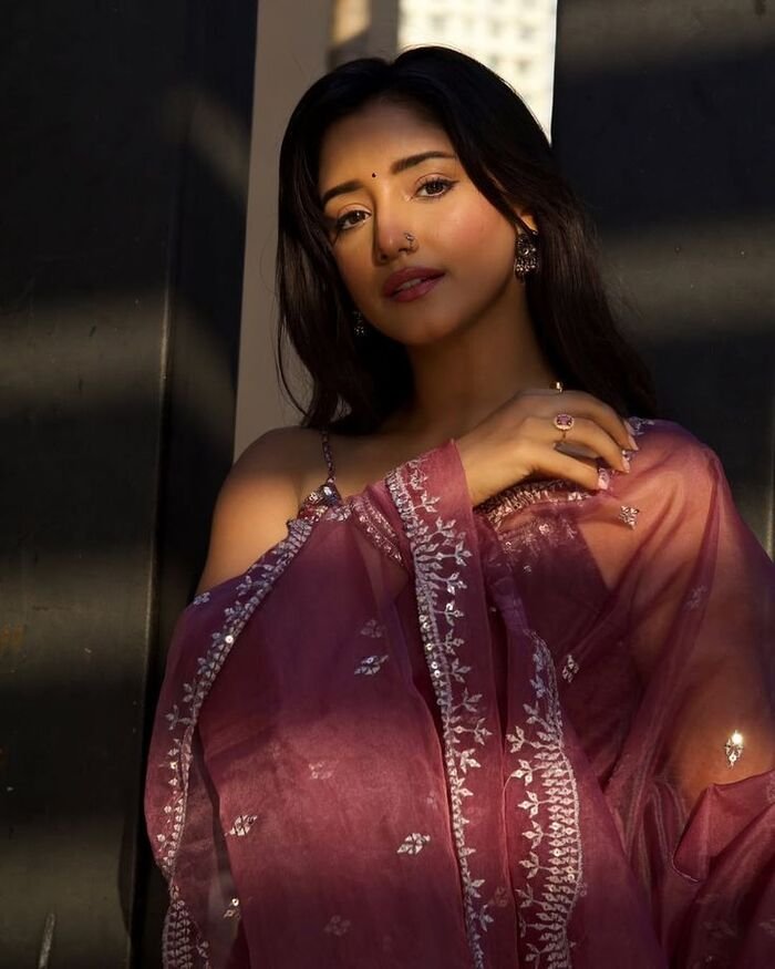 saree girl dp pinterest beautiful hot